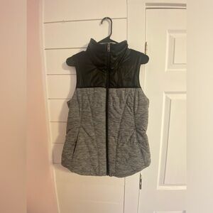 Women’s North Face vest